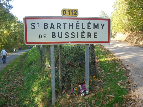 Le Cimetière à Saint-Barthélemy-de-Bussière